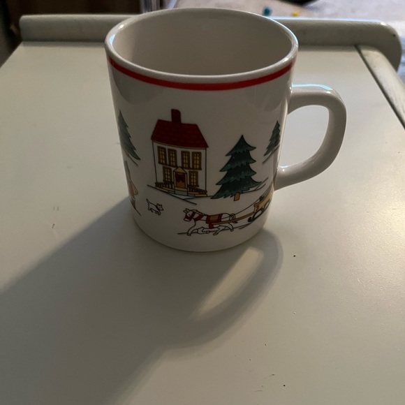 🐠Jamestown China. Christmas Mug. - Picture 2 of 3